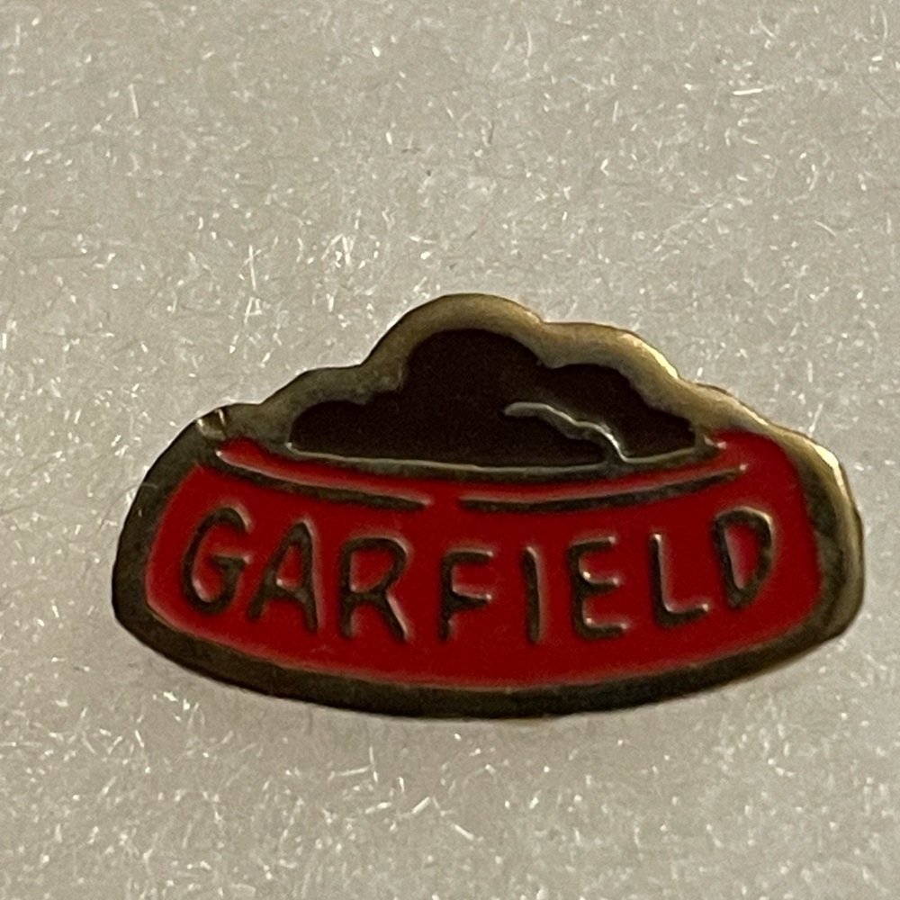 Vintage Garfield food bowl pin lapel pins silver tie tack Rare pin